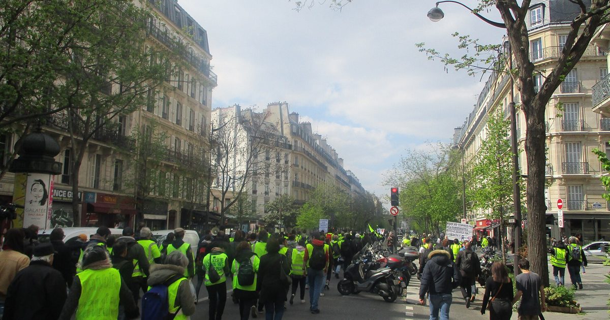 France Counts 550,000 Marchers and Nearly 2,400 Arrests as the Budget Faces Its First Vote on Tuesday